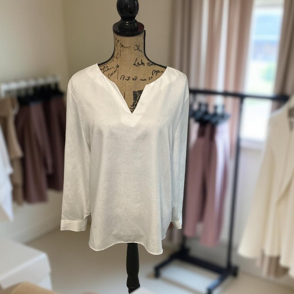 Chico's Couture White V-Neck Blouse Long Sleeve Size 3 XL /16/XL Minimalist